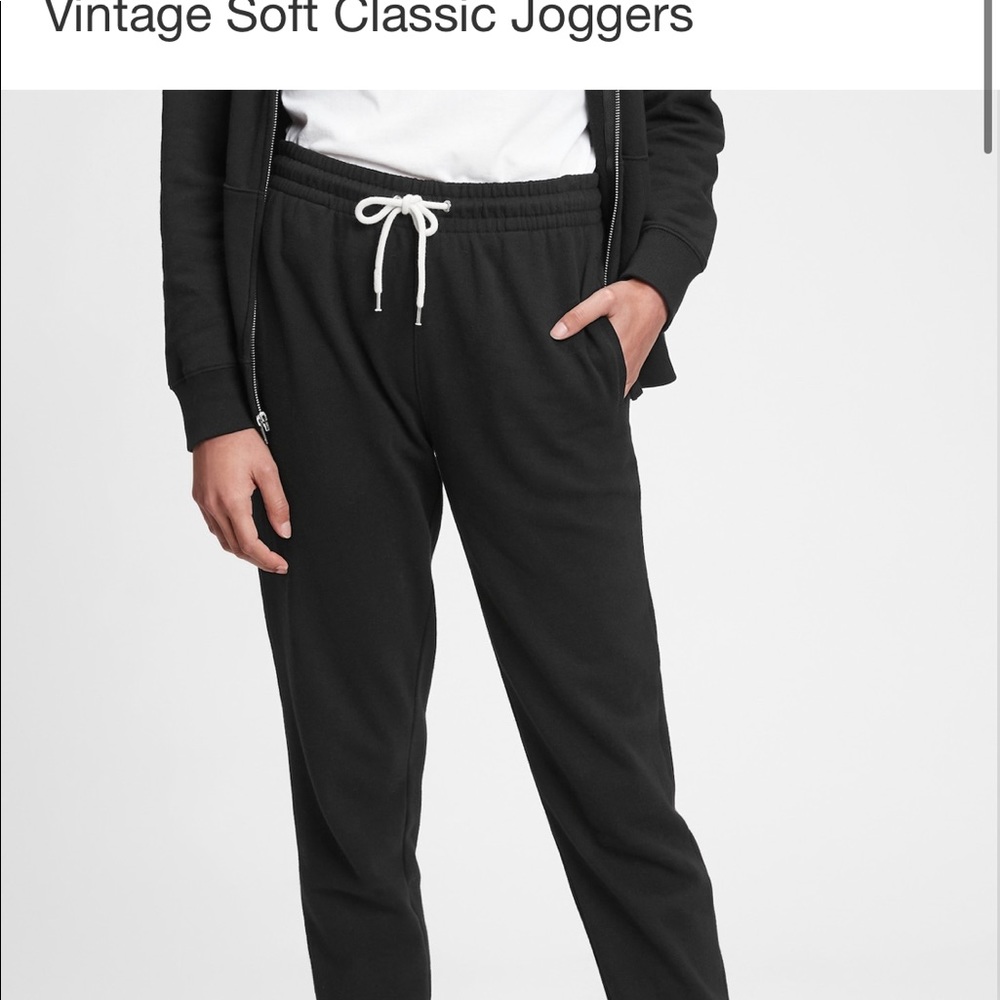 Gap Women’s Vintage Soft Classic Jogger